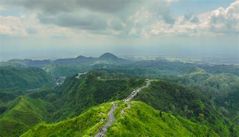 Jelajah Gunung Kelud, Nikmati Panorama Hijau yang Menyejukkan