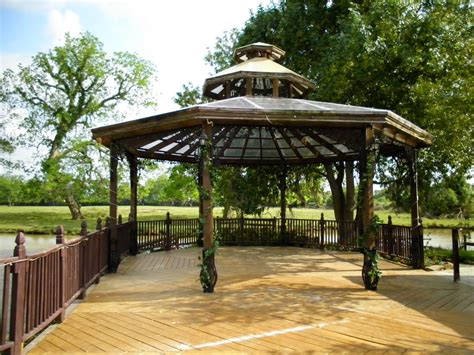 Brady's Bride: Venues Venues Venues - Safari Texas Ranch in Richmond