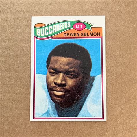 1977 Topps Dewey Selmon 178 Tampa Bay Buccaneers Football Card NFL