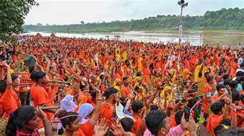 Photos Kanwariyas Carrying Holy Water Of River Ganga कांवड़ मेला चरम