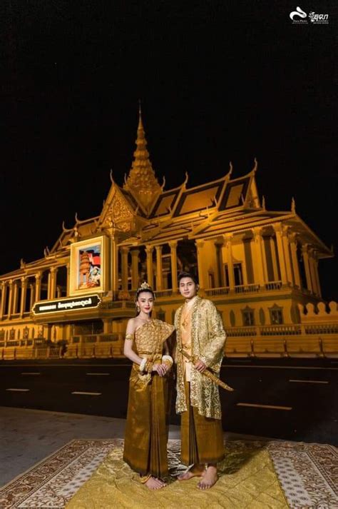 Khmer Wedding Traditional Wedding Dresses Cambodian Couple Photos