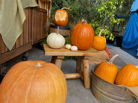 Pumpkin Magic at the Disneyland Hotels Through Halloween 🎃