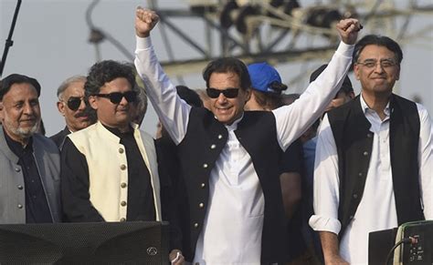 Imran Khan Praises Indias Foreign Policy During Mega Azadi March In Pak