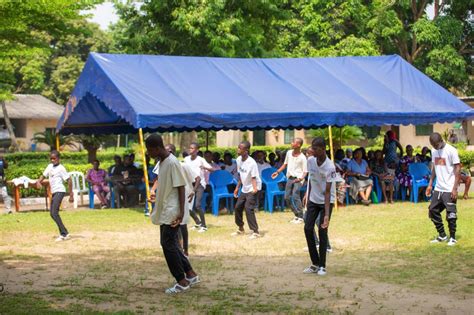 Protection de lenfance 32 adolescents du centre Amigo Doumé diplômés