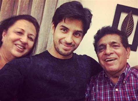 Sidharth Malhotra Biography, Age, Wife Name, Marriage and Personal Life