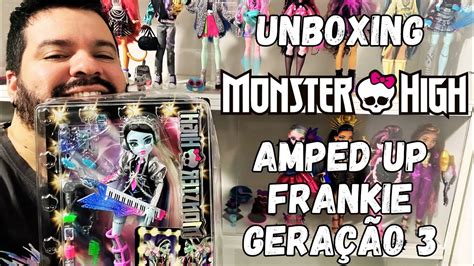 Abrindo a boneca Monster High Amped Up Frankie Stein da geração 3