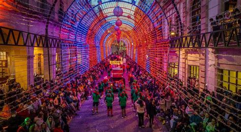 Abarrotan Centro De Zacatecas Para Presenciar Desfile Navide O El