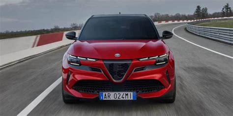 Alfa Romeo Junior Ordinabili Le Versioni Base Prezzi E Rate Auto It