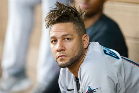 time world series champ yuli gurriel signs  nl contender mlb