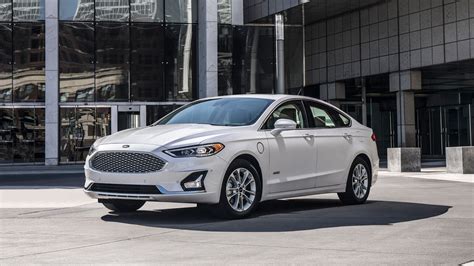 2019 Ford Fusion Energi Review And Ratings Edmunds