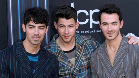 Jonas Brothers Announce Five Show Residency On Broadway 103 7 Your