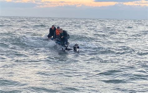 Dvids Images Coast Guard Rescues 3 From Capsized Boat 5 Miles