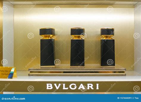 Duty Free editorial photo. Image of bottle, retailer - 157444391