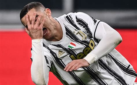 Cristiano Ronaldo Pide Perdón A Fans De Juventus Por El Peor Partido Mediotiempo