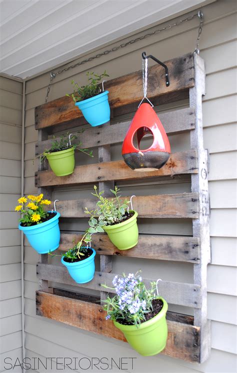 DIY: Vertical Pallet Garden - Jenna Burger