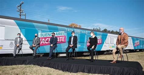 Marisa Fassi Present Junto A Massa El Tren Sanitario Que Recorrer