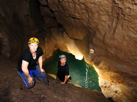 Tours - Cascade Caverns