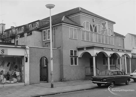 Dagenham Working Mens Club Broad Street Dagenham 1976 Barking And