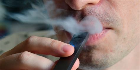 New York To Ban Flavored E Cigarettes After Illnesses Deaths Business Insider