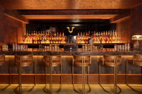 raise  glass  balis finest cocktail bars baligasm