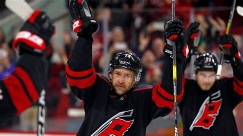 Carolina Hurricanes' Justin Williams announces retirement - TSN.ca