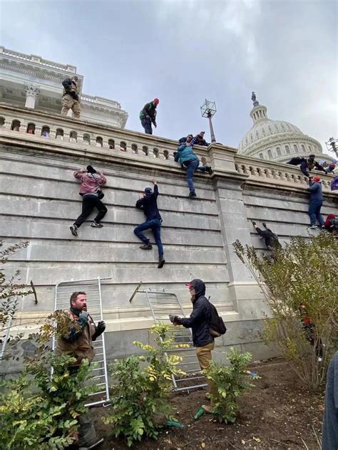 华盛顿暴乱实施宵禁！美国国会“陷落”！特朗普发话：绝不承认败选 — 搜航网