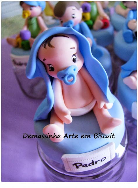 Lembrancinha em biscuit porcelana fria Arte em Biscuit bebê de