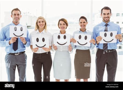 Smileys leute -Fotos und -Bildmaterial in hoher Auflösung – Alamy