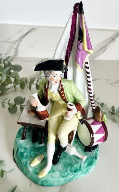 FIGURINE EN PORCELAINE De Vienne Représentant Une Scène EUR 240 00