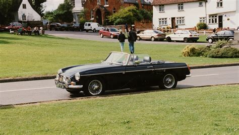 Kby K Mgb Roadster Registered As An Mgb Gt Nivek Old Gold