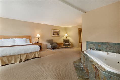 Ramada by Wyndham Nanaimo | Nanaimo, BC Hotels