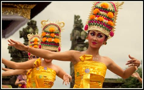 Tari Rejang Tarian Tradisional Dari Bali Cinta Indonesia