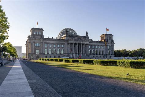 Reichstag Building Photograph by Jim Monk - Pixels