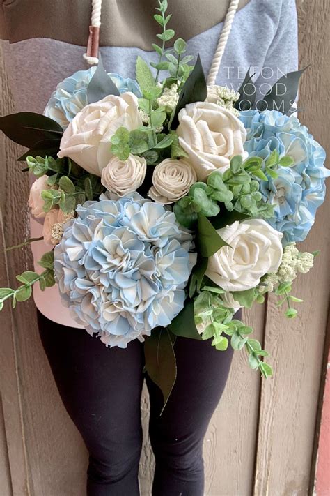 Hydrangea and Rose Bouquet – Teton Wood Blooms