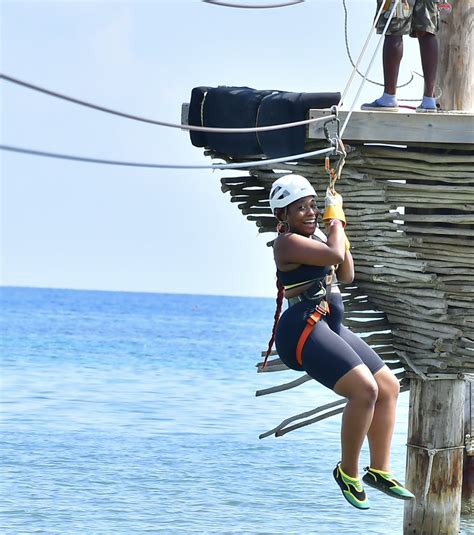 Mel On Twitter Why Would I Show My Ass On These People Zip Line Like This 😂😂😂😂