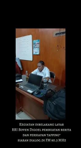 Momen Team Pemberitaan RRI Boven Digoel Dalam Proses Pembuatan Berita