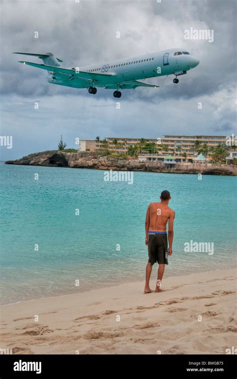 Maarten airport hi-res stock photography and images - Alamy