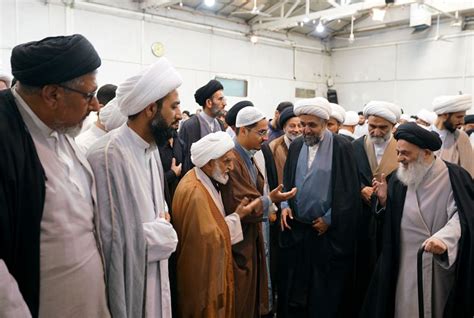 Grand Ayatollah Shirazi receives delegation from Allam Al-Hilli Hawza - Shia Waves