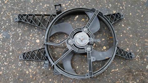 Renault Clio MK3 Modus 20092012 1 2 TCE Radiator RAD Pack Cooling FAN