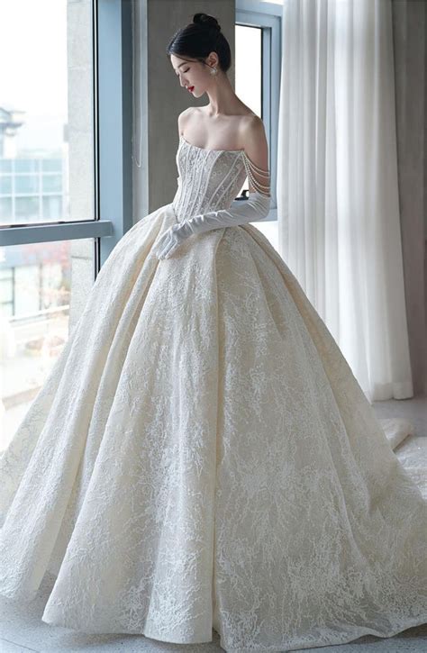 Pin By Mokota Kitsaragi On I Clothes In Fancy Wedding Dresses