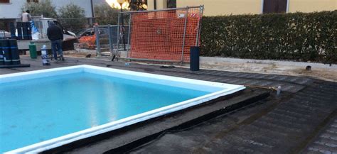 Impermeabilizzazione Di Piscine E Vasche Di Raccolta Delle Acque