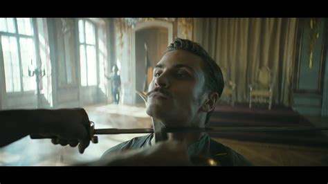 ausCAPS Jannik Schümann nude in Sisi Episode