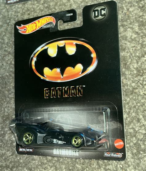 Hot Wheels Premium Retro Entertainment Batman Batmobile New Values