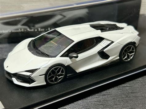 Yahoo Looksmart Lamborghini Revuelto Bianco Si