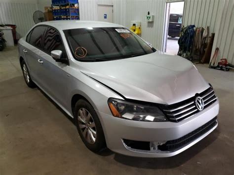 VIN 1VWAT7A3XFC002033 VOLKSWAGEN PASSAT 2015 Historia Del Auto