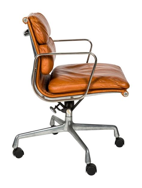 Herman Miller Eames Executive Chair - Furniture - HRMIL20007 | The RealReal