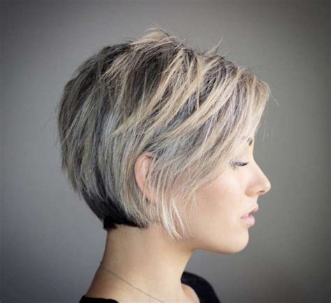 Coupe de cheveux courte 2023 Ondulé Tresse et Bouclés