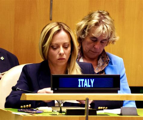 Migranti Giorgia Meloni all Onu L Italia non diventerà il campo