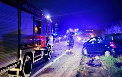 Ennesimo Incidente Sulla Statale Scontro Frontale Due Persone