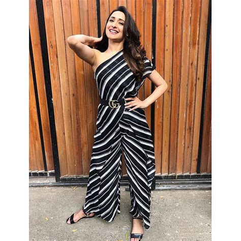 Actress Pragya Jaiswal Hot Insta Stills Social News XYZ